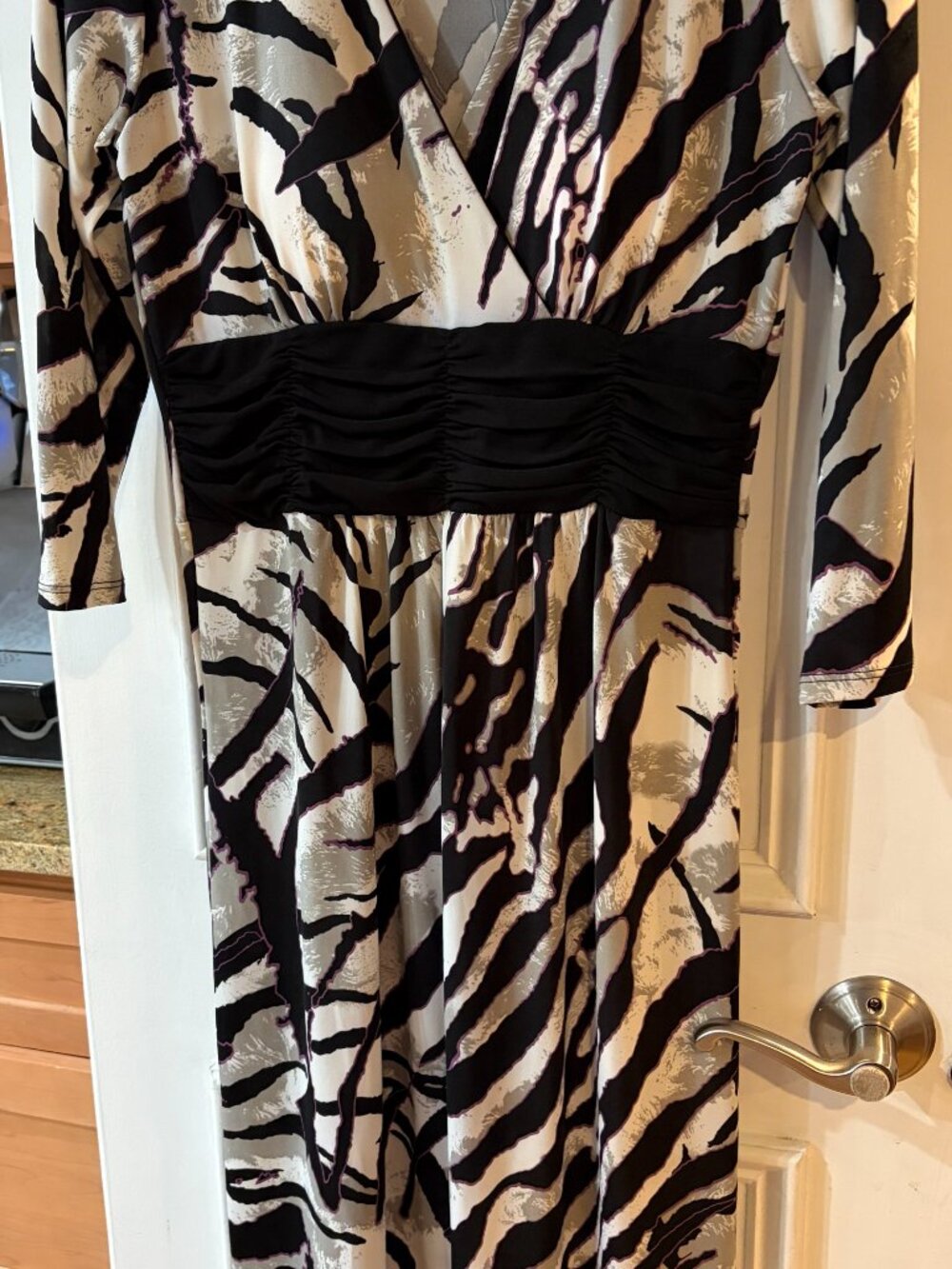 NWT Dana Point Medium Dress Zebra Kimono with Padded Bra Cups